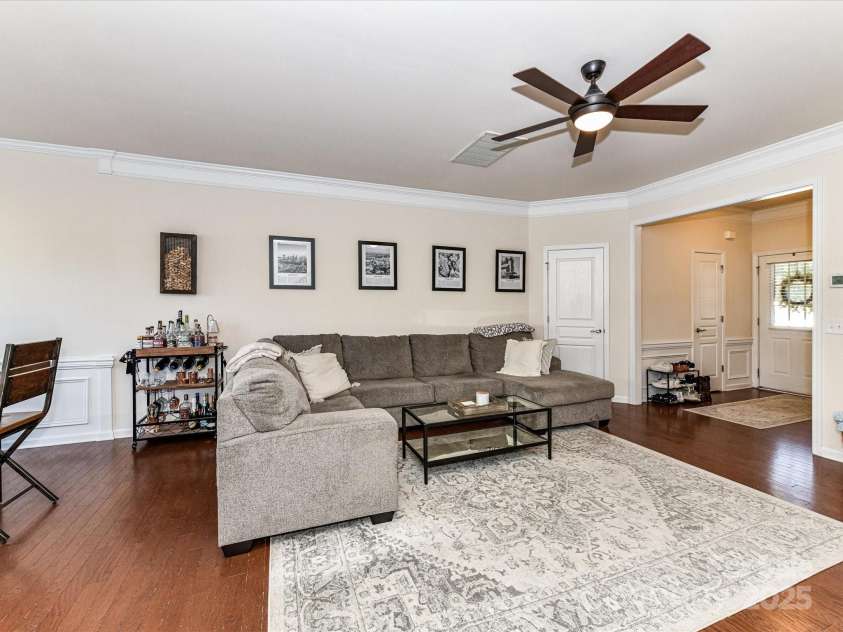 2240 Kensington Station Parkway, Charlotte, NC 28210.  MLS# CAR4240650, YatesRealty ID 21336. 