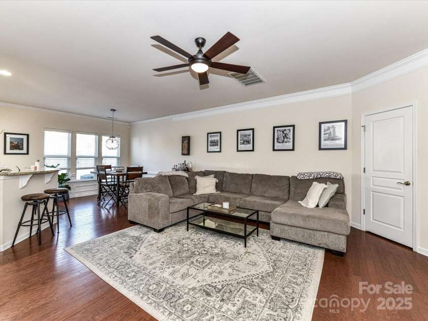 2240 Kensington Station Parkway, Charlotte, NC 28210.  MLS# CAR4240650, YatesRealty ID 21336. 