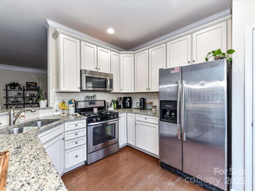 2240 Kensington Station Parkway, Charlotte, NC 28210.  MLS# CAR4240650, YatesRealty ID 21336. 