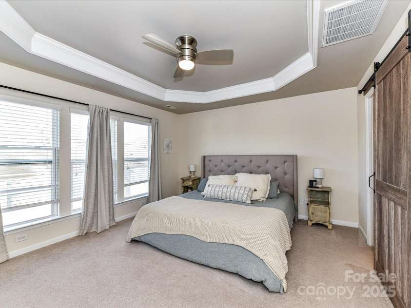 2240 Kensington Station Parkway, Charlotte, NC 28210.  MLS# CAR4240650, YatesRealty ID 21336. 