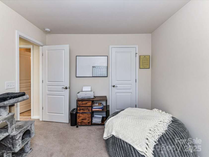 2240 Kensington Station Parkway, Charlotte, NC 28210.  MLS# CAR4240650, YatesRealty ID 21336. 