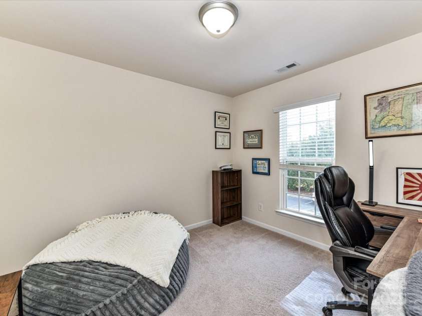2240 Kensington Station Parkway, Charlotte, NC 28210.  MLS# CAR4240650, YatesRealty ID 21336. 