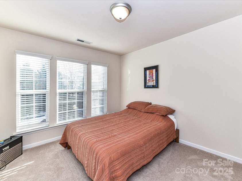 2240 Kensington Station Parkway, Charlotte, NC 28210.  MLS# CAR4240650, YatesRealty ID 21336. 