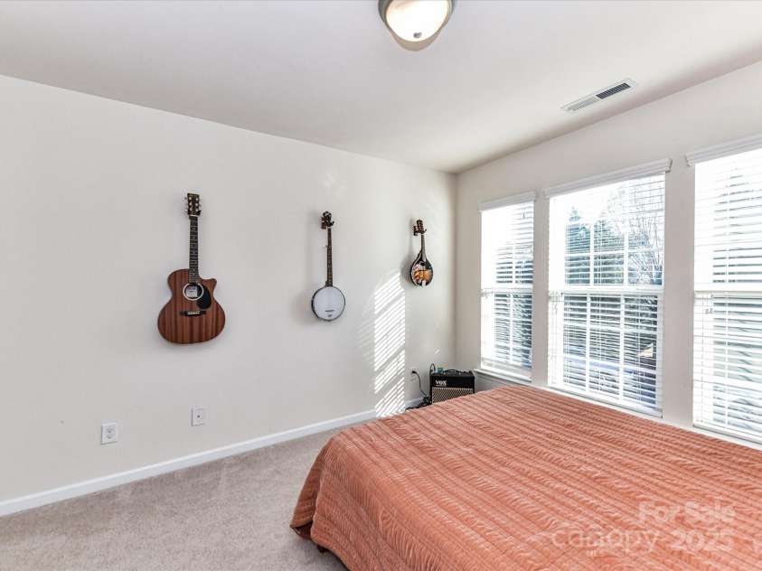 2240 Kensington Station Parkway, Charlotte, NC 28210.  MLS# CAR4240650, YatesRealty ID 21336. 