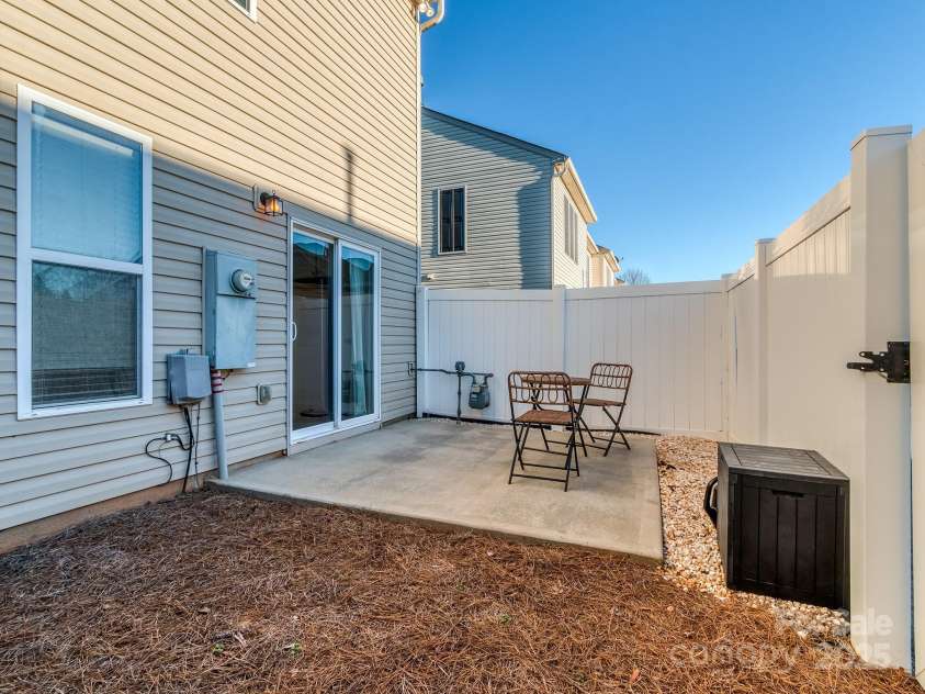 2240 Kensington Station Parkway, Charlotte, NC 28210.  MLS# CAR4332565, YatesRealty ID 21336. 