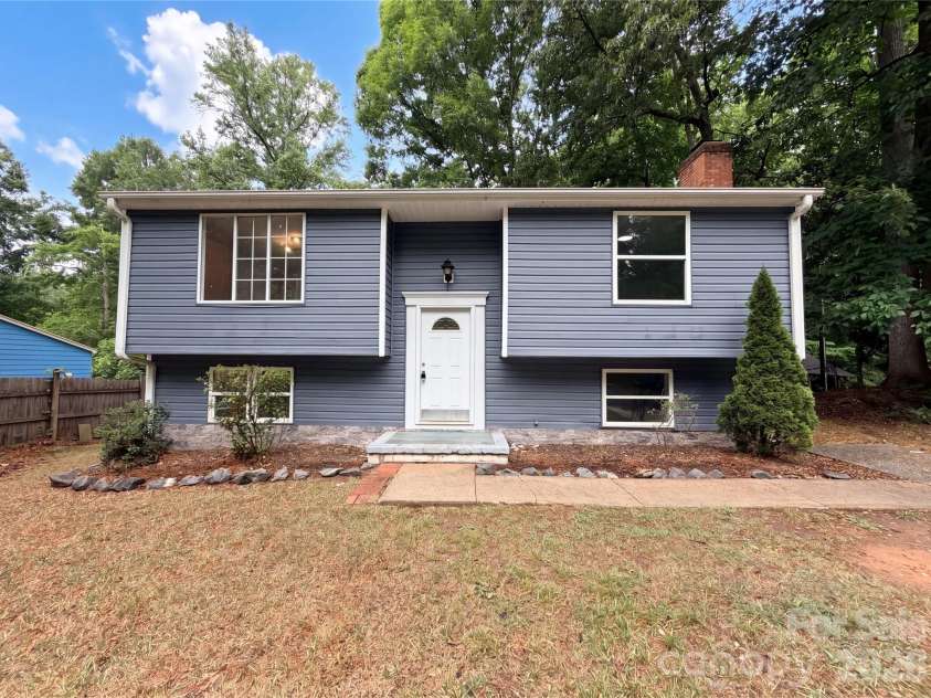 8435 Othello Place, Charlotte, NC 28227.  MLS# CAR4376957, YatesRealty ID 21336. 