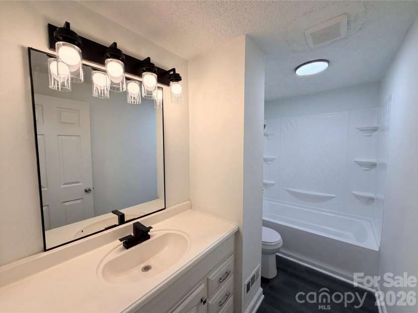 8435 Othello Place, Charlotte, NC 28227.  MLS# CAR4376957, YatesRealty ID 21336. 