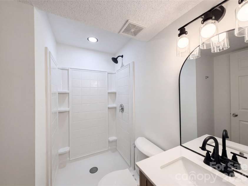 8435 Othello Place, Charlotte, NC 28227.  MLS# CAR4376957, YatesRealty ID 21336. 