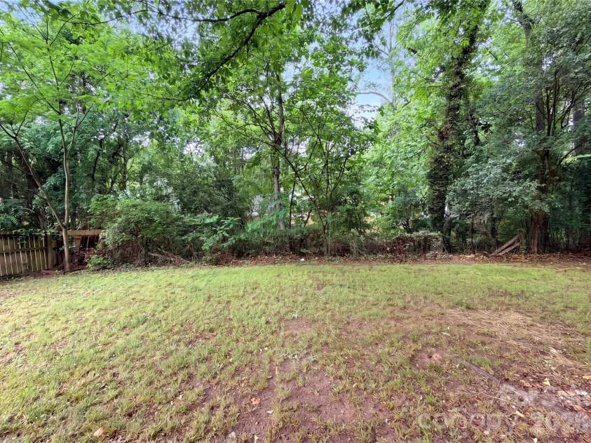 8435 Othello Place, Charlotte, NC 28227.  MLS# CAR4376957, YatesRealty ID 21336. 