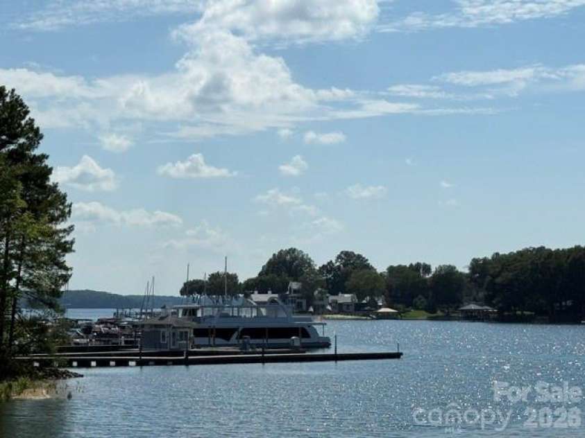 18726 Nautical Drive, Cornelius, NC 28031.  MLS# CAR4379881, YatesRealty ID 21339. 