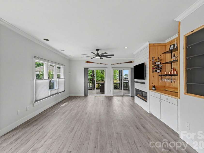 18726 Nautical Drive, Cornelius, NC 28031.  MLS# CAR4396912, YatesRealty ID 21339. 