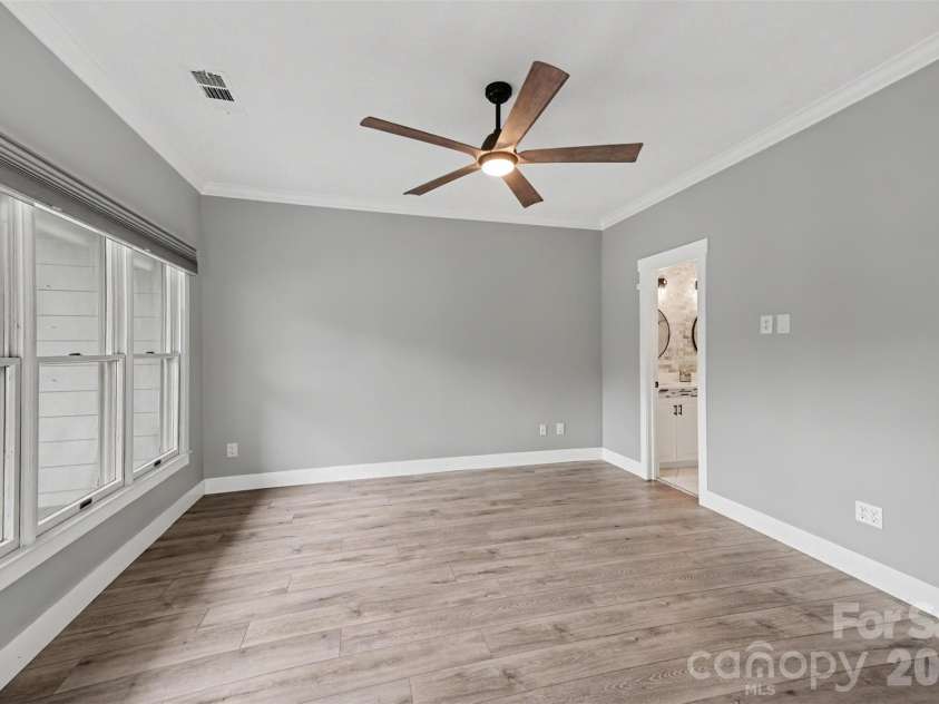 18726 Nautical Drive, Cornelius, NC 28031.  MLS# CAR4396912, YatesRealty ID 21339. 
