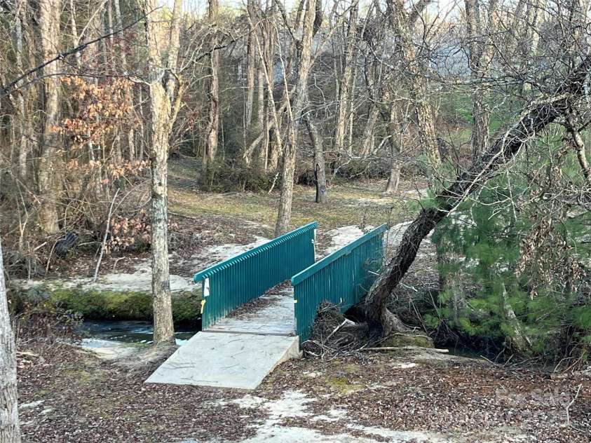 24 Gray Wolf Lane, Hendersonville, NC 28792.  MLS# CAR4208777, YatesRealty ID 2134. Walking Trails