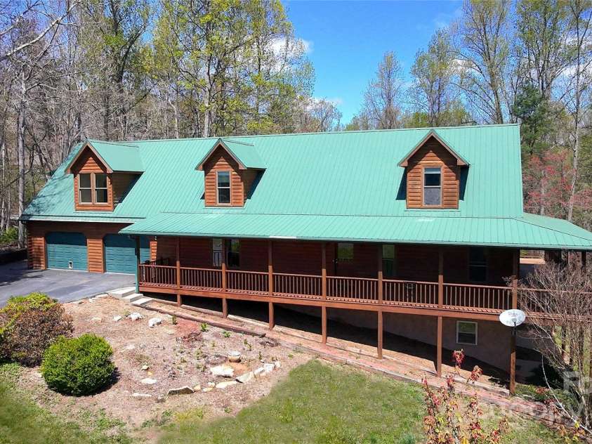 80 Oak Meadow Lane, Hendersonville, NC 28792.  MLS# CAR4309562, YatesRealty ID 2134. 