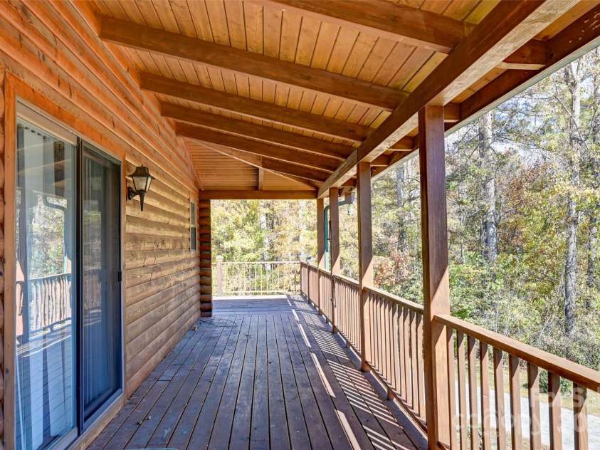 80 Oak Meadow Lane, Hendersonville, NC 28792.  MLS# CAR4309562, YatesRealty ID 2134. 