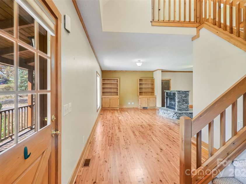 80 Oak Meadow Lane, Hendersonville, NC 28792.  MLS# CAR4309562, YatesRealty ID 2134. 