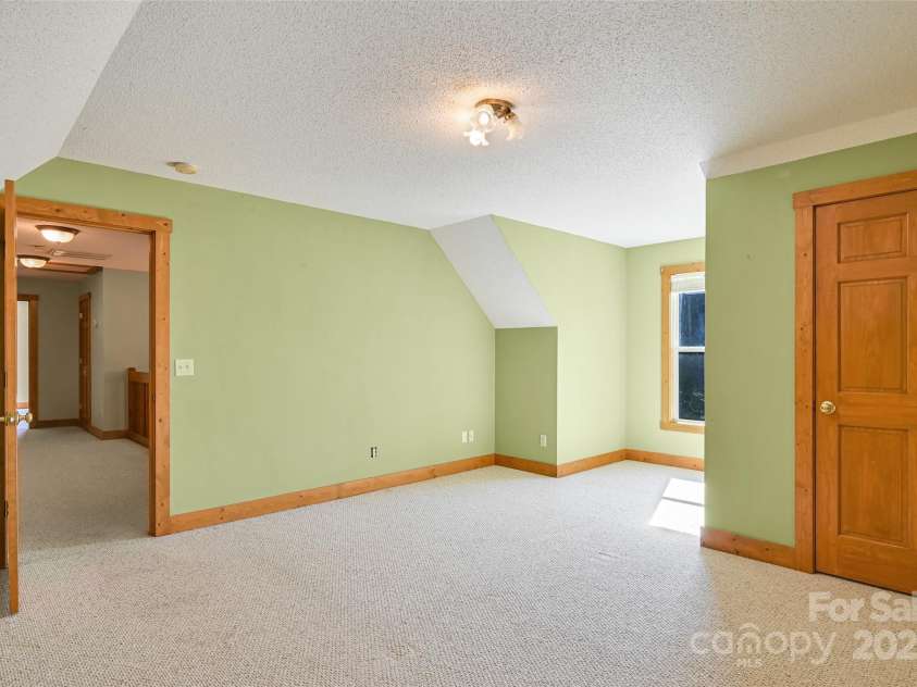 80 Oak Meadow Lane, Hendersonville, NC 28792.  MLS# CAR4309562, YatesRealty ID 2134. 