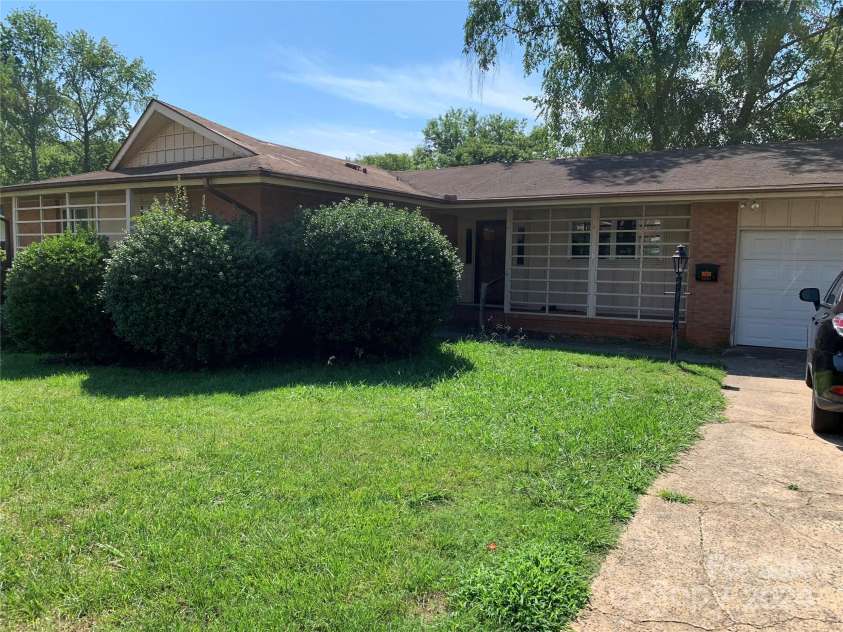 9408 Sandburg Avenue, Charlotte, NC 28213.  MLS# CAR4146263, YatesRealty ID 2134. 