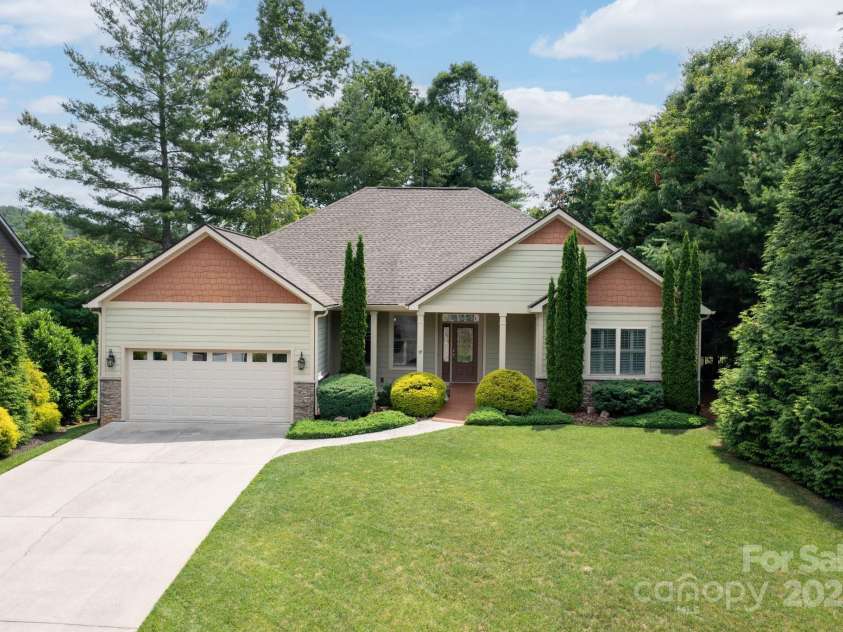 59 Ledgestone Drive, Fairview, NC 28730.  MLS# CAR4272248, YatesRealty ID 21340. 2000+ sq ft all on one level!