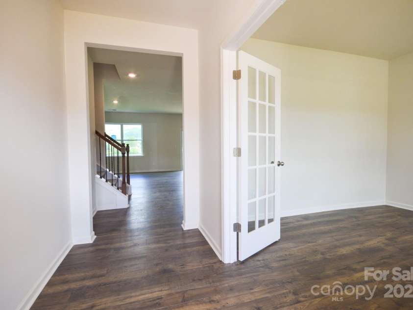 64 Woodvale Drive, Waynesville, NC 28786.  MLS# CAR4210753, YatesRealty ID 21341. 