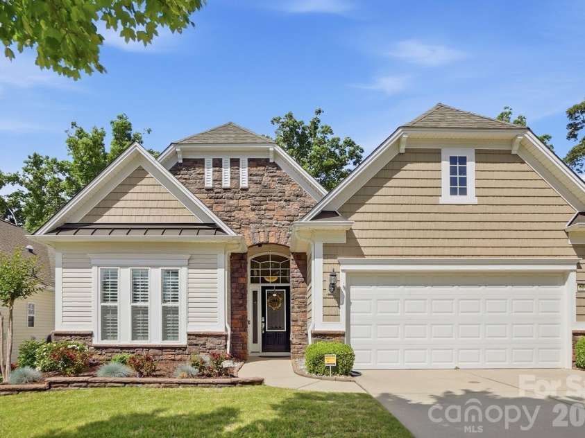 6014 Bison Court, Fort Mill, SC 29707.  MLS# CAR4378347, YatesRealty ID 21342. 