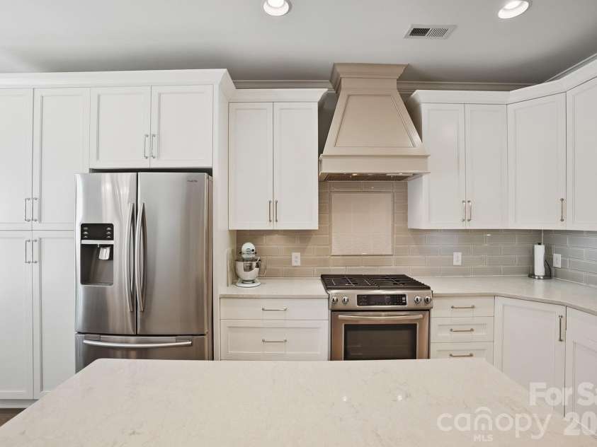 6014 Bison Court, Fort Mill, SC 29707.  MLS# CAR4378347, YatesRealty ID 21342. 