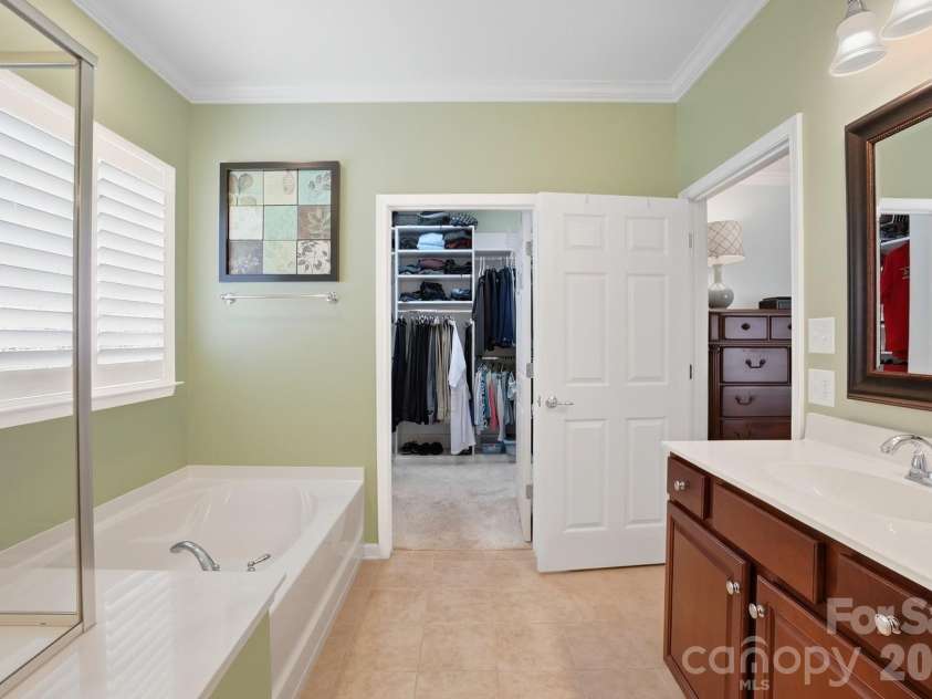 6014 Bison Court, Fort Mill, SC 29707.  MLS# CAR4378347, YatesRealty ID 21342. 