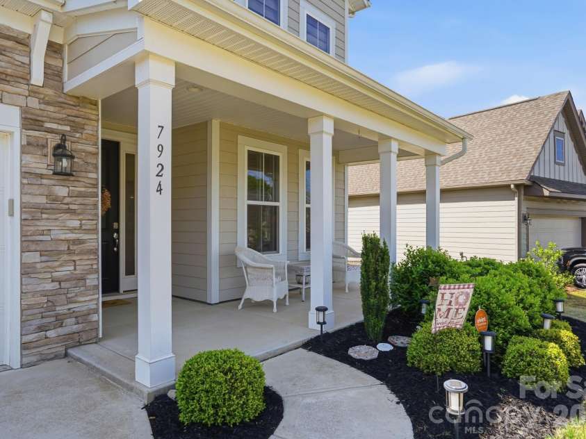 7924 Creek Park Drive, Denver, NC 28037.  MLS# CAR4379852, YatesRealty ID 21343. 
