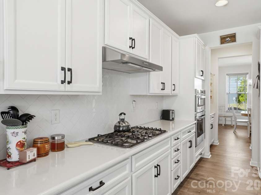 7924 Creek Park Drive, Denver, NC 28037.  MLS# CAR4379852, YatesRealty ID 21343. 