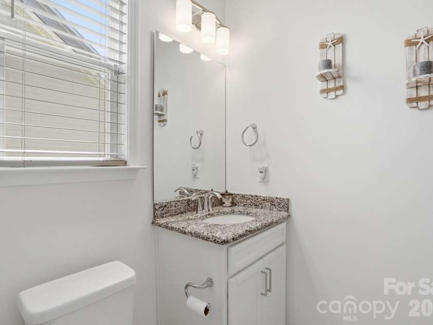 7924 Creek Park Drive, Denver, NC 28037.  MLS# CAR4379852, YatesRealty ID 21343. 