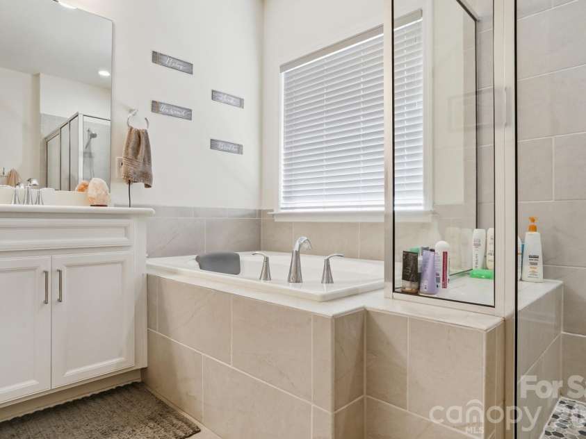 7924 Creek Park Drive, Denver, NC 28037.  MLS# CAR4379852, YatesRealty ID 21343. 