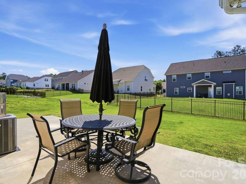 7924 Creek Park Drive, Denver, NC 28037.  MLS# CAR4379852, YatesRealty ID 21343. 