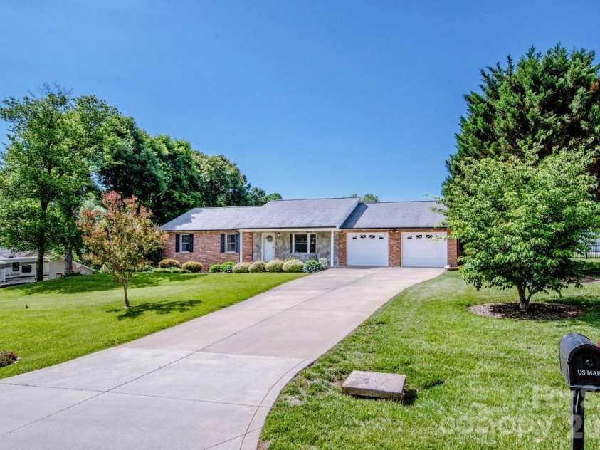 173 Doe Trail Lane, Statesville, NC 28625.  MLS# CAR4377573, YatesRealty ID 21344. 