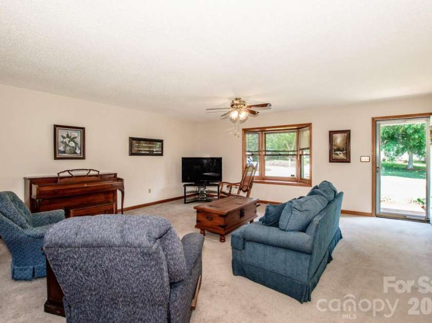 173 Doe Trail Lane, Statesville, NC 28625.  MLS# CAR4377573, YatesRealty ID 21344. 