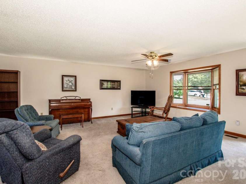 173 Doe Trail Lane, Statesville, NC 28625.  MLS# CAR4377573, YatesRealty ID 21344. 