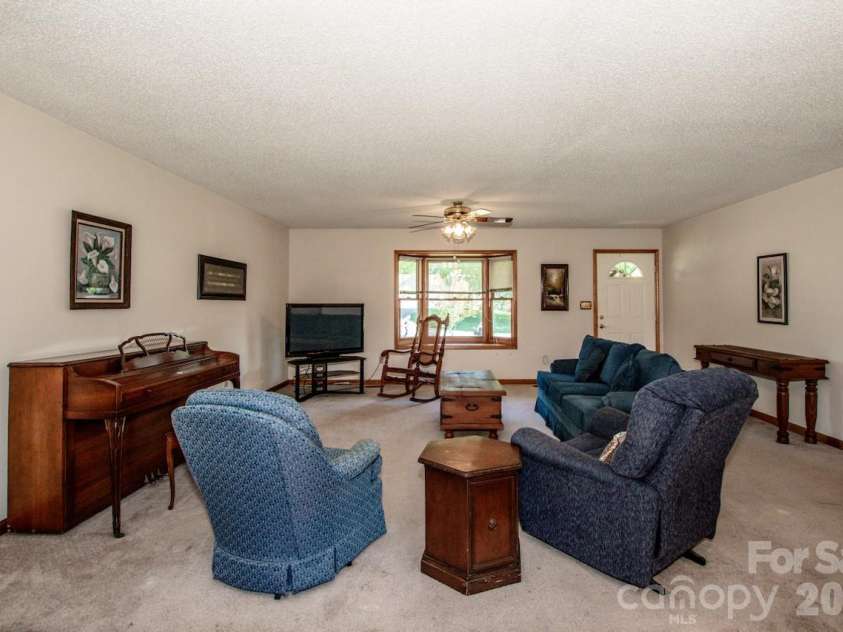 173 Doe Trail Lane, Statesville, NC 28625.  MLS# CAR4377573, YatesRealty ID 21344. 