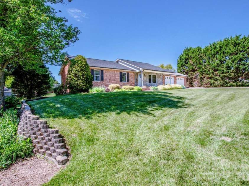 173 Doe Trail Lane, Statesville, NC 28625.  MLS# CAR4377573, YatesRealty ID 21344. 