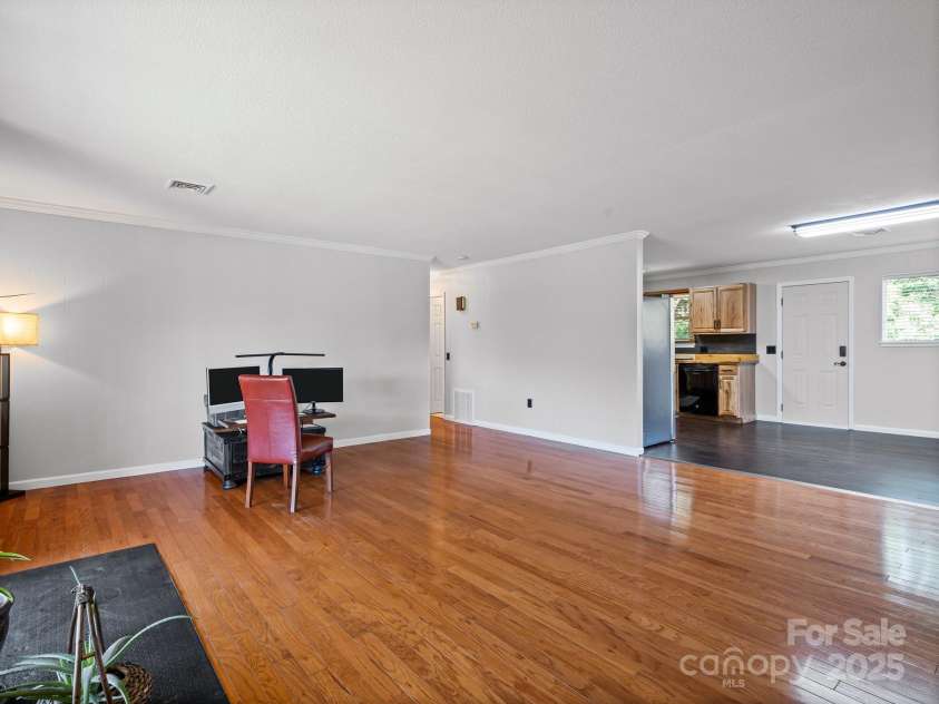 263 Fairway Lane, Spruce Pine, NC 28777.  MLS# CAR4272513, YatesRealty ID 21345. 