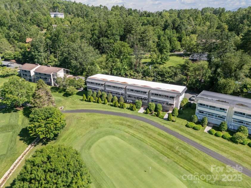 263 Fairway Lane, Spruce Pine, NC 28777.  MLS# CAR4272513, YatesRealty ID 21345. 