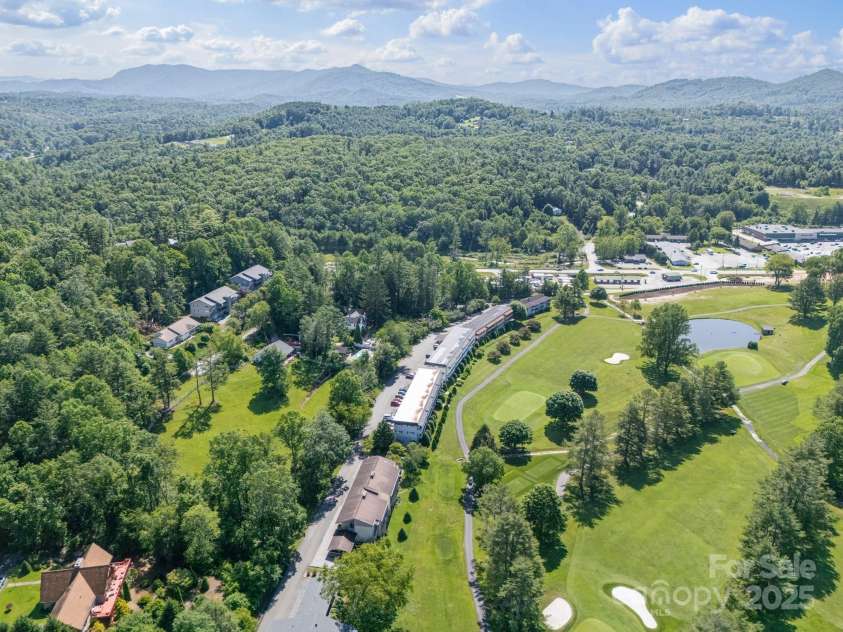 263 Fairway Lane, Spruce Pine, NC 28777.  MLS# CAR4272513, YatesRealty ID 21345. 