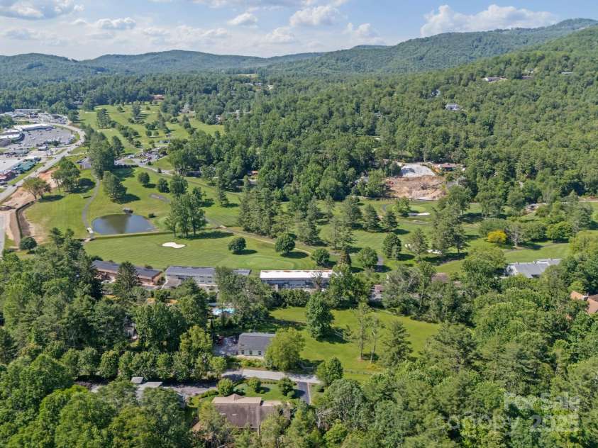 263 Fairway Lane, Spruce Pine, NC 28777.  MLS# CAR4272513, YatesRealty ID 21345. 