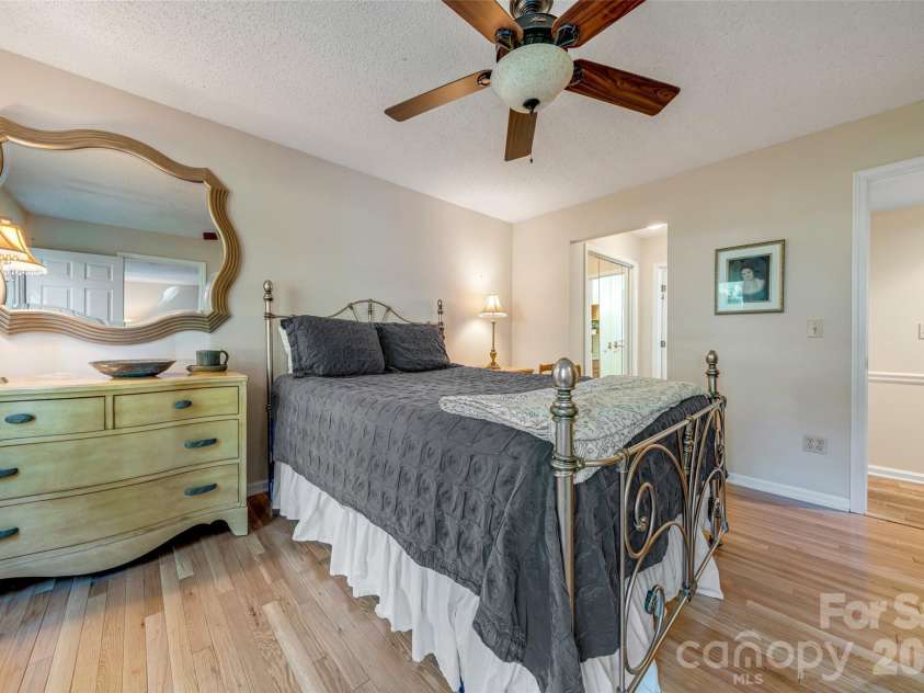 18 Tarragon Place, Flat Rock, NC 28731.  MLS# CAR4376165, YatesRealty ID 21346. 