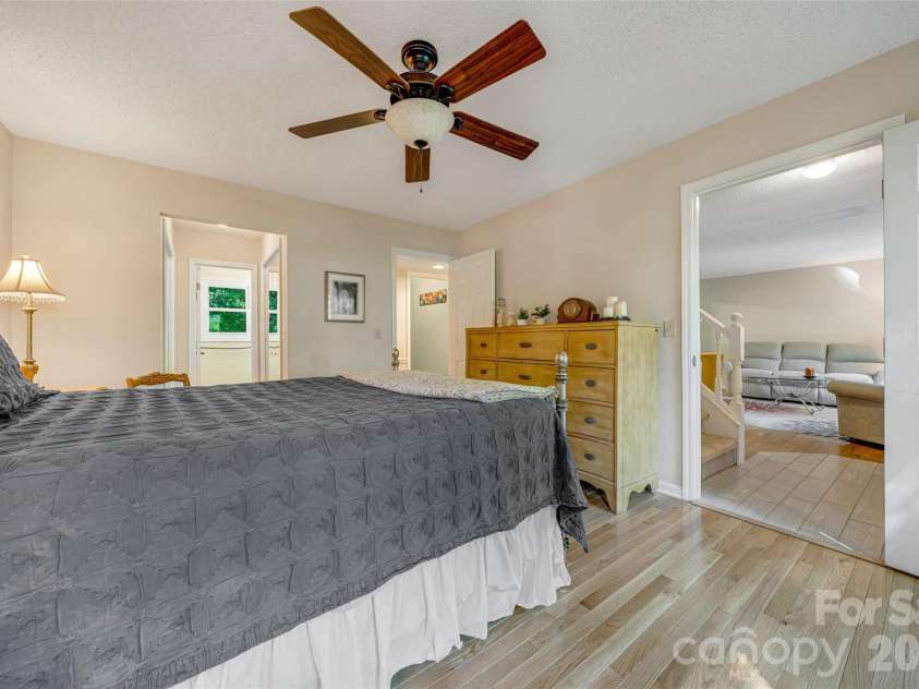 18 Tarragon Place, Flat Rock, NC 28731.  MLS# CAR4376165, YatesRealty ID 21346. 