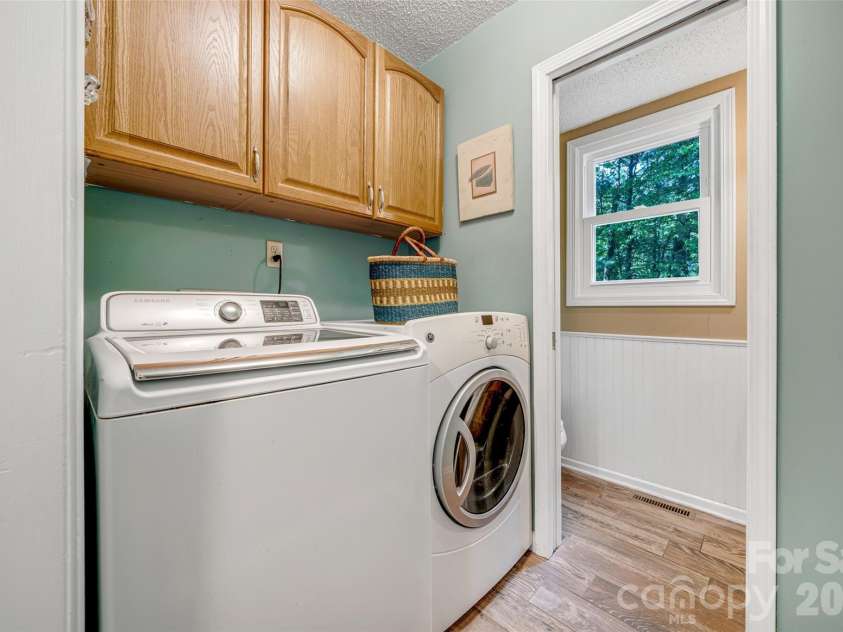 18 Tarragon Place, Flat Rock, NC 28731.  MLS# CAR4376165, YatesRealty ID 21346. 