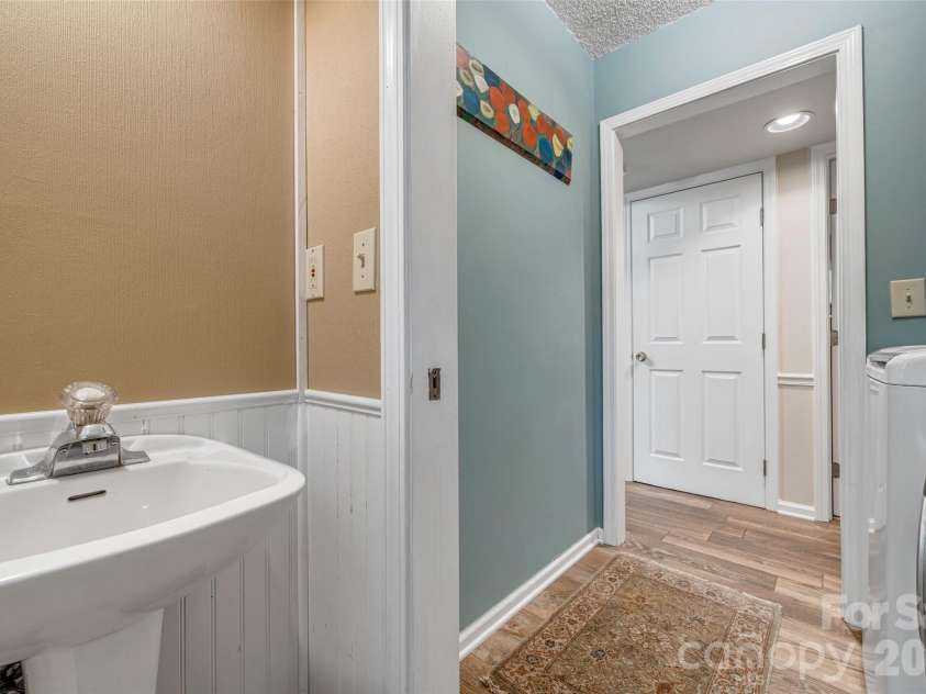 18 Tarragon Place, Flat Rock, NC 28731.  MLS# CAR4376165, YatesRealty ID 21346. 