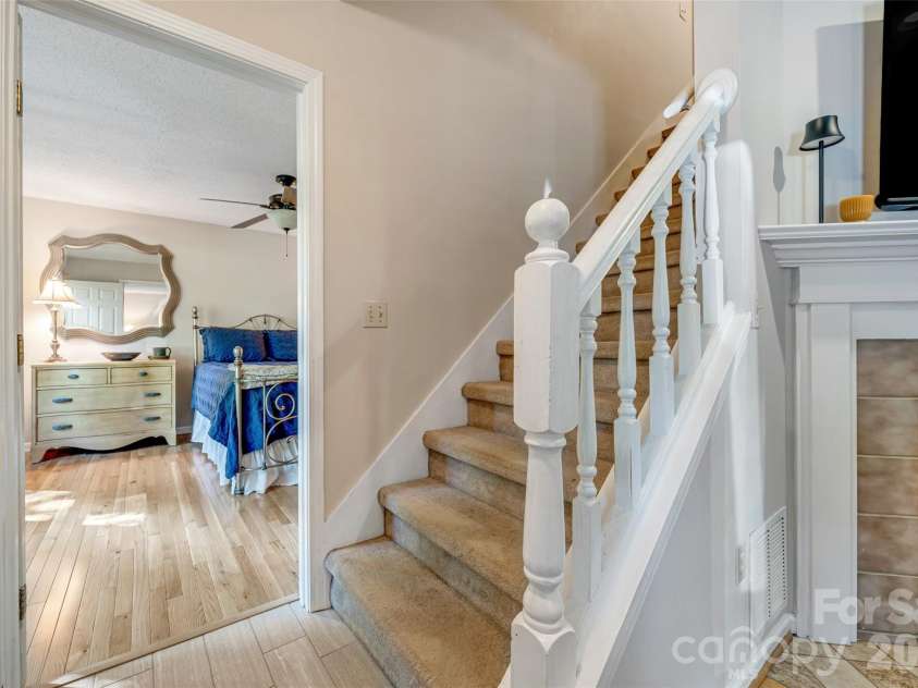 18 Tarragon Place, Flat Rock, NC 28731.  MLS# CAR4376165, YatesRealty ID 21346. 