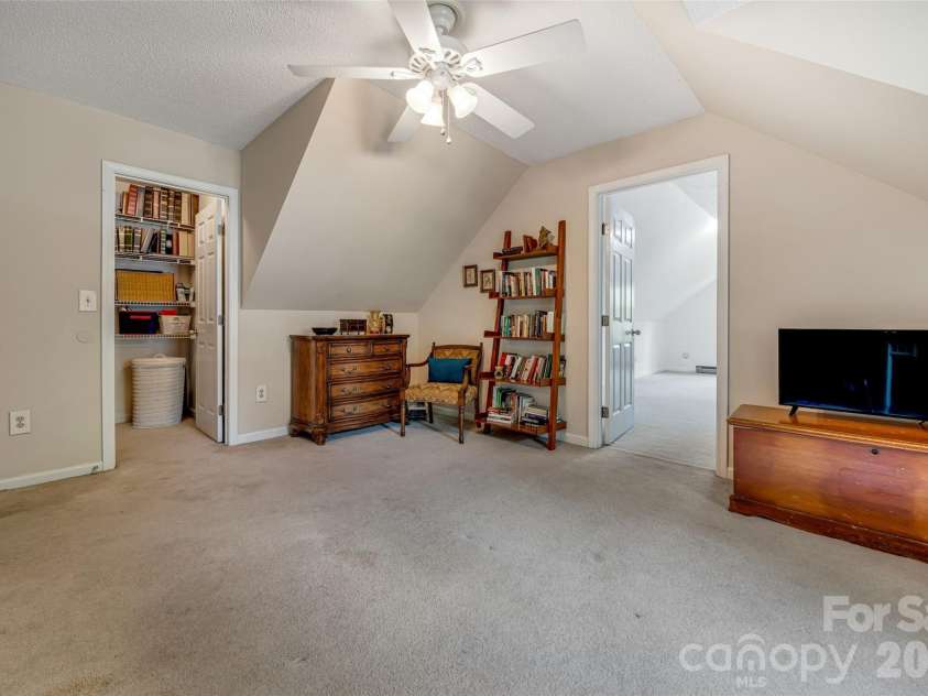 18 Tarragon Place, Flat Rock, NC 28731.  MLS# CAR4376165, YatesRealty ID 21346. 