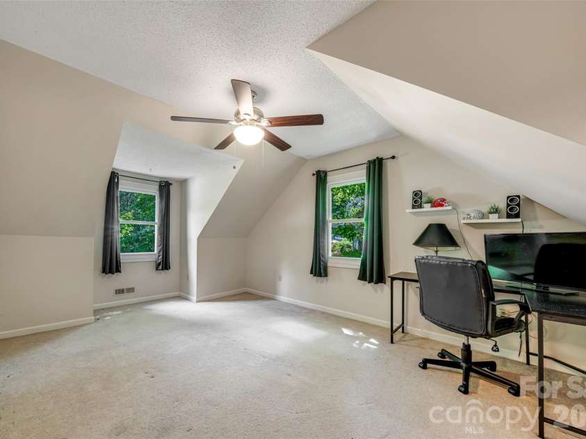 18 Tarragon Place, Flat Rock, NC 28731.  MLS# CAR4376165, YatesRealty ID 21346. 