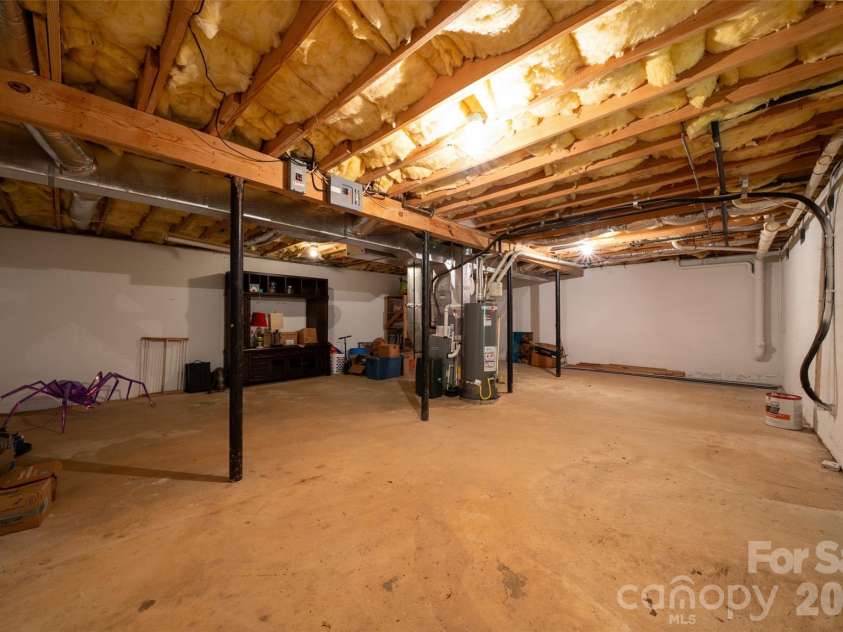 18 Tarragon Place, Flat Rock, NC 28731.  MLS# CAR4376165, YatesRealty ID 21346. 