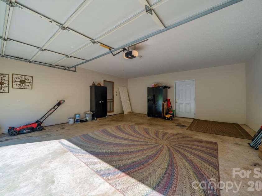 18 Tarragon Place, Flat Rock, NC 28731.  MLS# CAR4376165, YatesRealty ID 21346. 